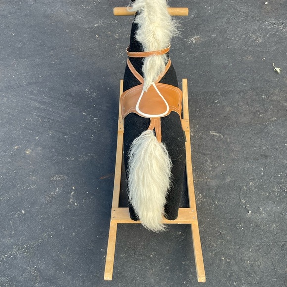 Riding horse - Picture 2 of 4